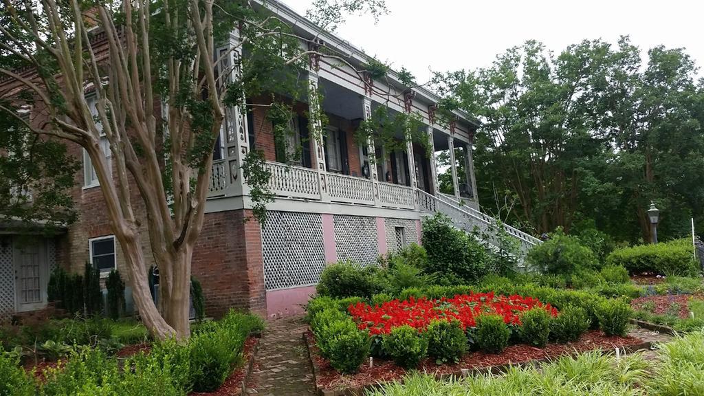 Corners Mansion Inn - A Bed And Breakfast Vicksburg Bagian luar foto