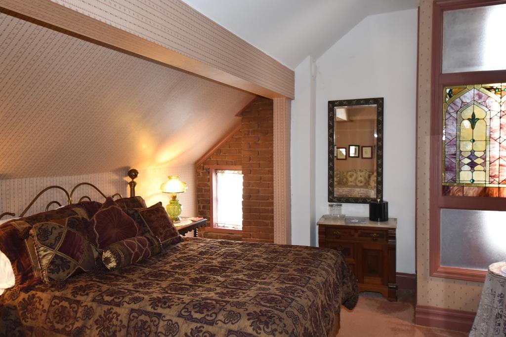 Corners Mansion Inn - A Bed And Breakfast Vicksburg Bagian luar foto