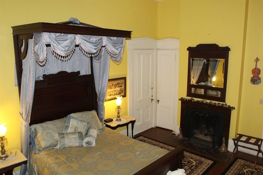 Corners Mansion Inn - A Bed And Breakfast Vicksburg Bagian luar foto
