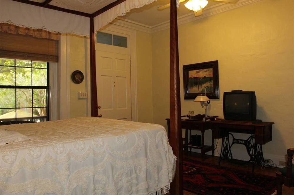 Corners Mansion Inn - A Bed And Breakfast Vicksburg Bagian luar foto