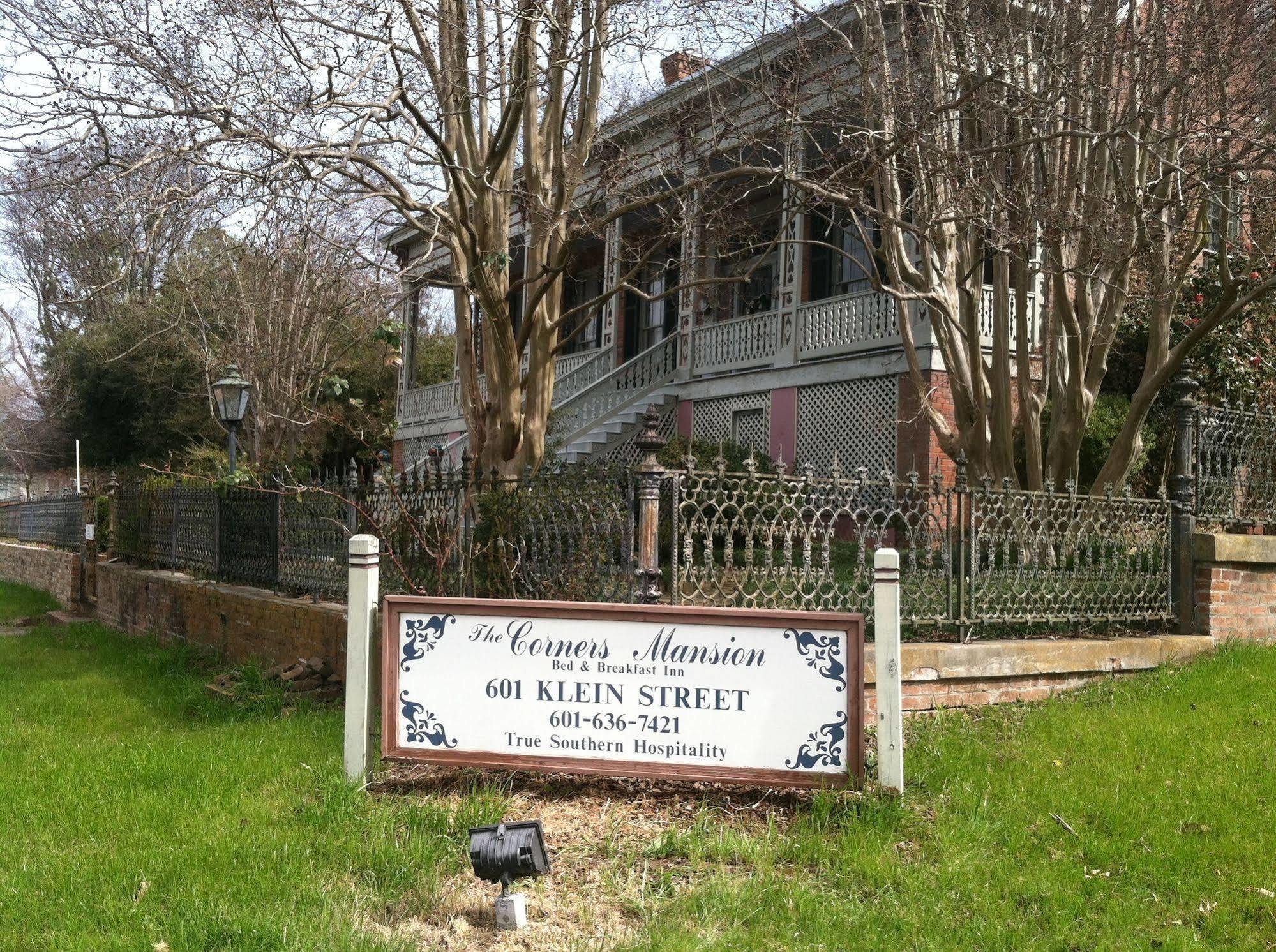 Corners Mansion Inn - A Bed And Breakfast Vicksburg Bagian luar foto